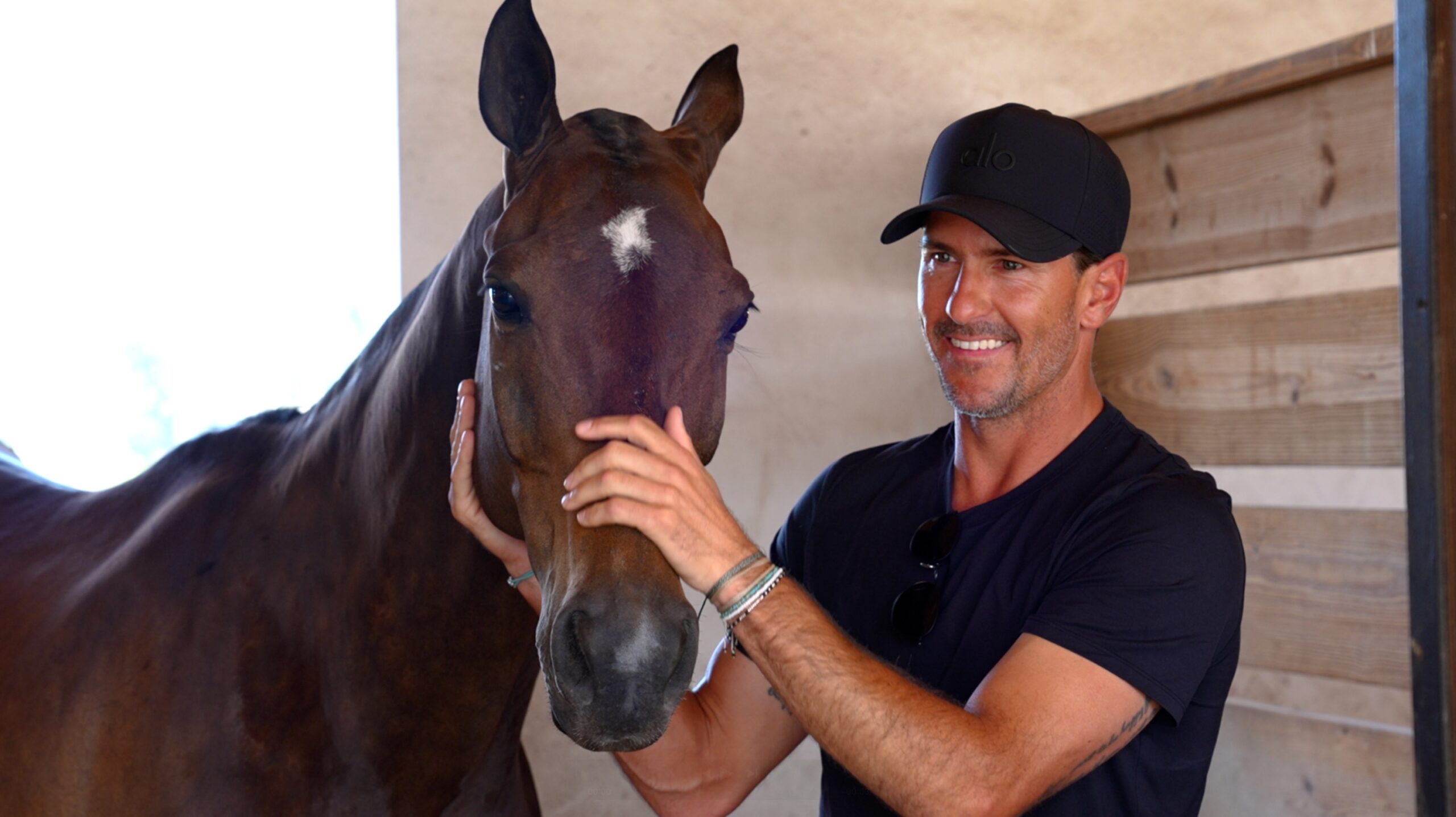 nic roldan and tendonall equine scaled